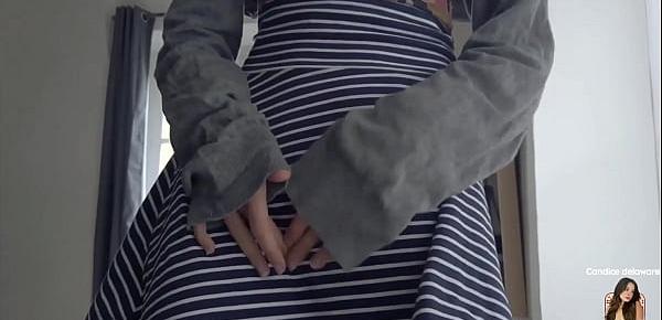 UPSKIRT PUSSY NO PANTIES IN PUBLIC